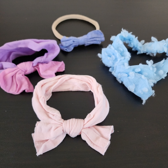 3/$12 ● 4 headband variety size 0-12m - Picture 2 of 2